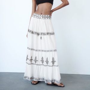 Embroidery midi skirt